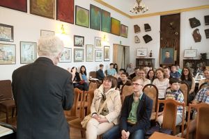 Concert-Lecture by prof. Andrzej Jasiński about the relationship of Chopin and Mozart. Music and Literature Club 23.08.2016. Photo by Andrzej Solnica.